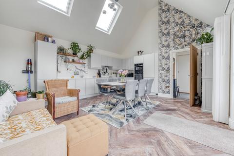 2 bedroom apartment for sale, The Lodge Drive, Drayton