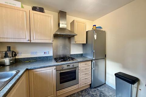 3 bedroom semi-detached house to rent, Lowfield Road, Coventry, CV3