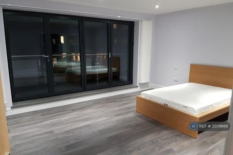 4 bedroom semi-detached house to rent, Burnley Road, London, NW10