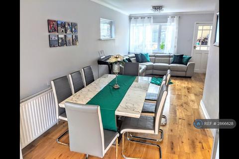 4 bedroom semi-detached house to rent, Ibsley Way, Cockfosters, Barnet, EN4