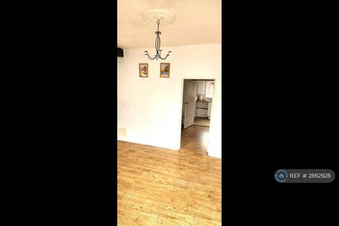 2 bedroom terraced house to rent, Heron Street, Rugeley, WS15