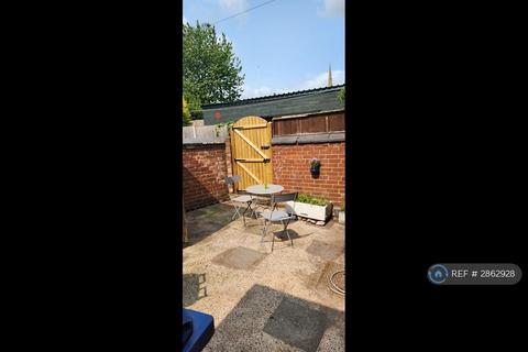 2 bedroom terraced house to rent, Heron Street, Rugeley, WS15