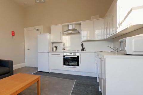 4 bedroom flat to rent, Great Western Road Woodlands, Glasgow G4