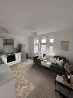 3 bedroom flat to rent, Morgan Place Stobswell, Dundee DD4