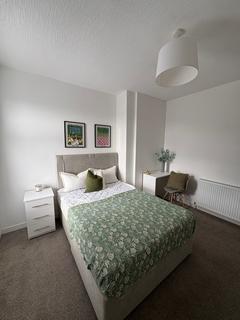 3 bedroom flat to rent, Morgan Place Stobswell, Dundee DD4