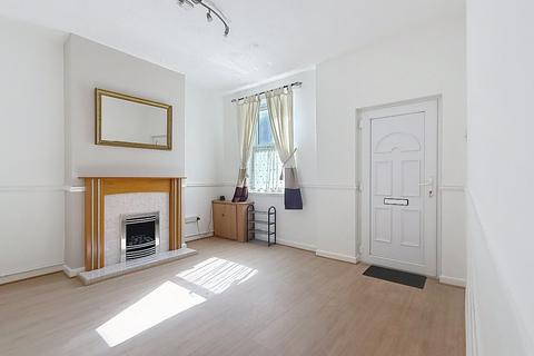 3 bedroom terraced house to rent, Victoria Street, Chesterton, Newcastle