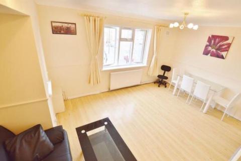 2 bedroom apartment to rent, Rowan Court, High Street, London