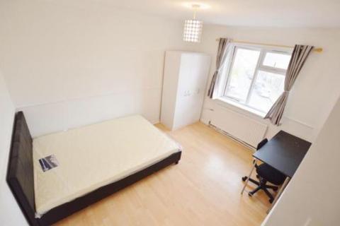 2 bedroom apartment to rent, Rowan Court, High Street, London