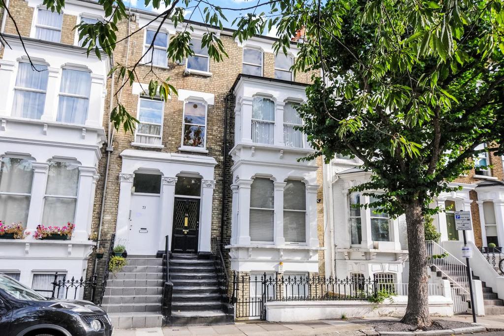 Westwick Gardens, Brook Green, W14 2 bed flat - £600,000