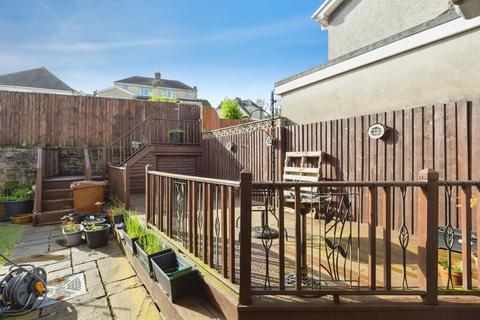 3 bedroom semi-detached house for sale, Felinfoel Road, LLANELLI