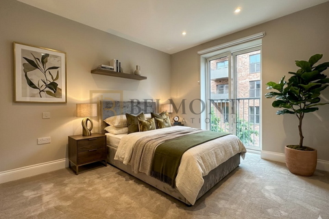 3 bedroom terraced house to rent, Explorer Way, London