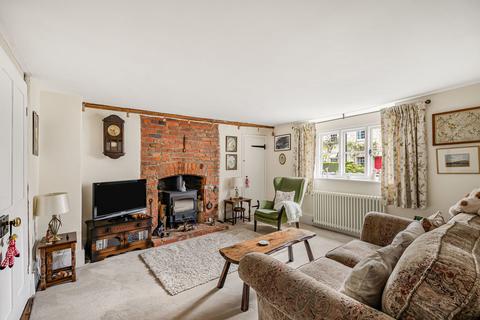 2 bedroom semi-detached house for sale, London Road, Holybourne, Alton, Hampshire, GU34