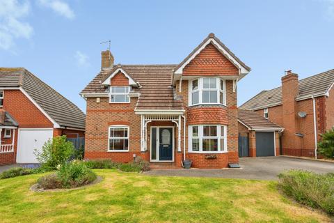 3 bedroom detached house for sale, Gawtree Way, Worcester