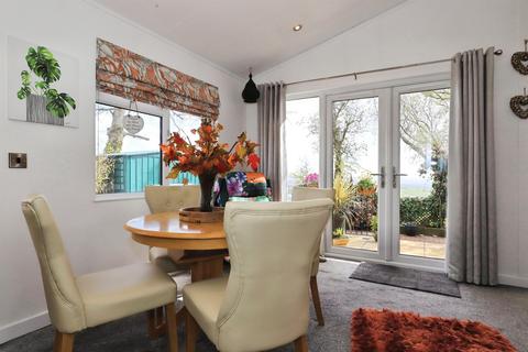 2 bedroom park home for sale, Earls Ditton Lane, Hopton Wafers, Kidderminster