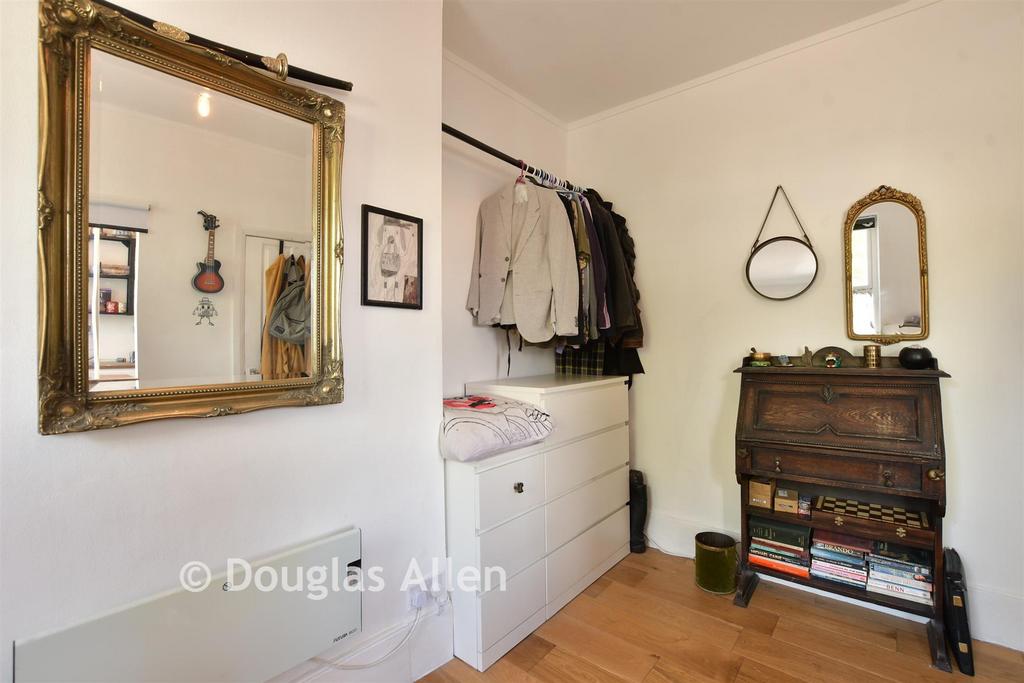 Bedroom/ Living Room