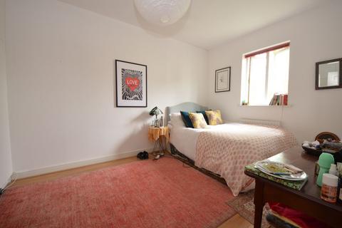 3 bedroom semi-detached house to rent, Kelly Avenue, Peckham SE15