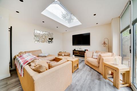4 bedroom detached house for sale, Hama Drive, Oakengates, TF2