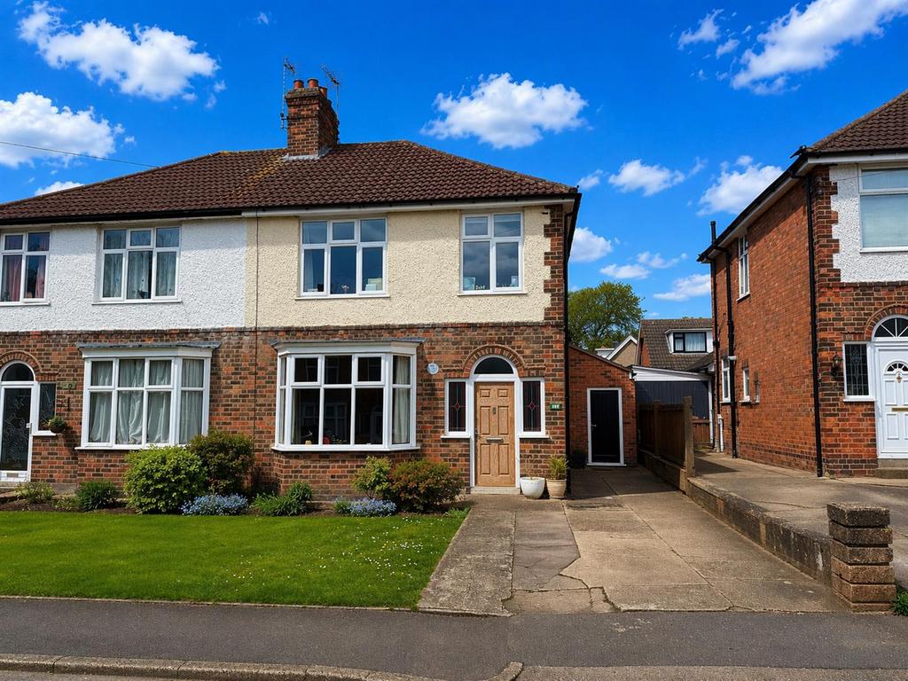 Sandy Rise, Wigston LE18 4 bed semi-detached house for sale - £350,000