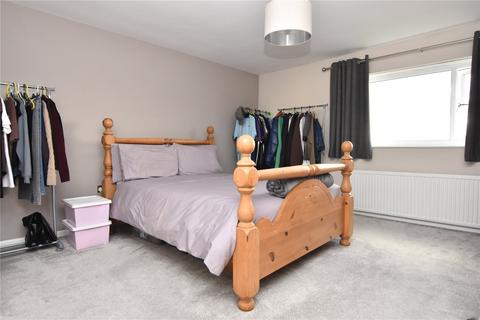 3 bedroom townhouse for sale, Clough Drive, Birstall, Batley, West Yorkshire