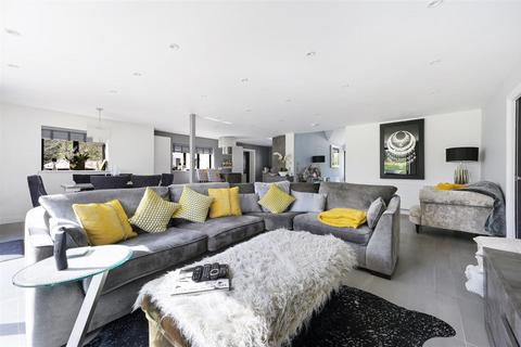 4 bedroom detached house for sale, Merrywood Grove, Lower Kingswood