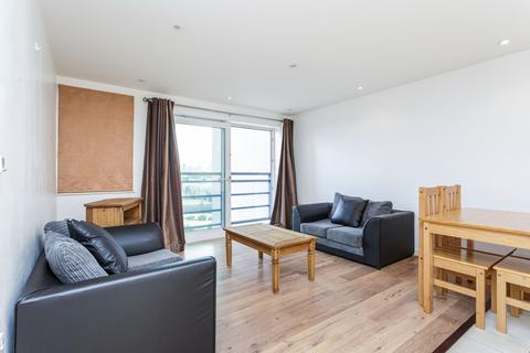 2 bedroom flat to rent, The Crescent, Gunwharf Quays, Portsmouth, PO1