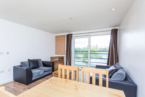 2 bedroom flat to rent, The Crescent, Gunwharf Quays, Portsmouth, PO1