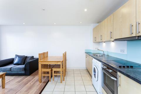 2 bedroom flat to rent, The Crescent, Gunwharf Quays, Portsmouth, PO1