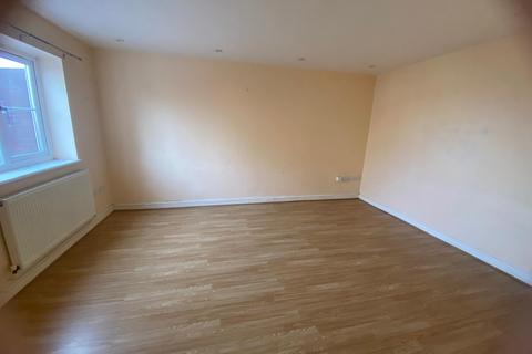 3 bedroom semi-detached house to rent, Hampshire Road, West Bromwich, West Midlands, B71