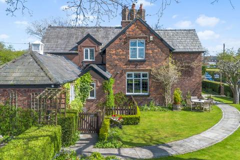Detached house - Stretton Road, Stretton, WA4