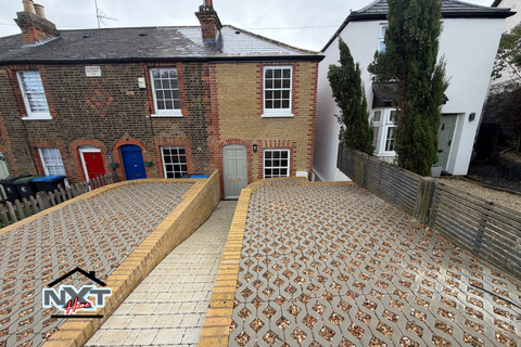 2 bedroom cottage to rent, North End, Buckhurst Hill, IG9
