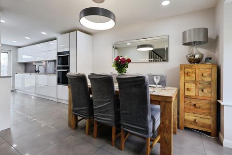4 bedroom detached house for sale, Webb Close, Letchworth