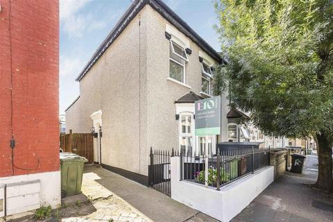 3 bedroom terraced house for sale, Leyton Park Road, London E10