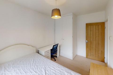 4 bedroom semi-detached house for sale, Raymond Crescent, Guildford, GU2