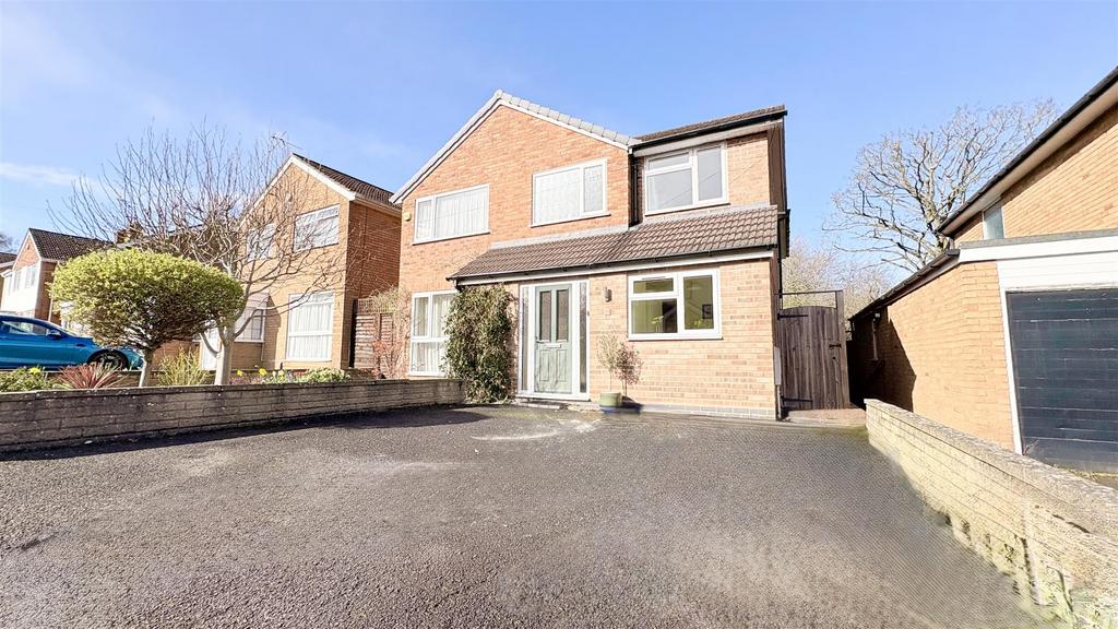 4 bedroom detached house for sale