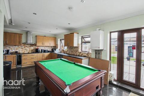 1 bedroom in a house share to rent, Winifred Road, DAGENHAM
