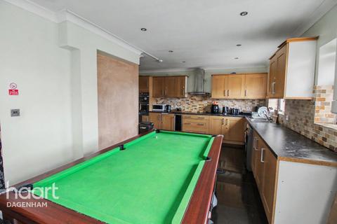 1 bedroom in a house share to rent, Winifred Road, DAGENHAM