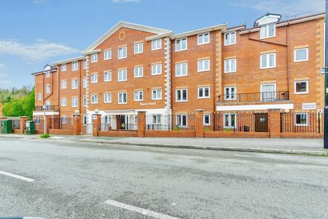 2 bedroom flat for sale, Croydon Road, Caterham, Surrey, CR3