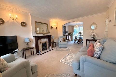 3 bedroom detached house for sale, OAKPITS WAY, RUSHDEN