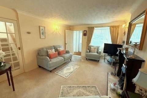 3 bedroom detached house for sale, OAKPITS WAY, RUSHDEN