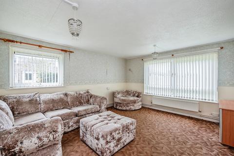 2 bedroom ground floor flat for sale, Great Northern Close, Great Yarmouth