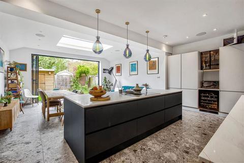 5 bedroom semi-detached house for sale, Gilpin Avenue, London SW14