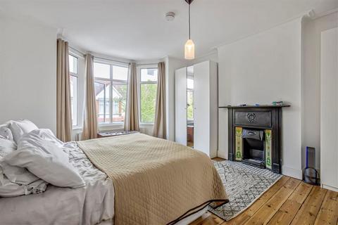 5 bedroom semi-detached house for sale, Gilpin Avenue, London SW14