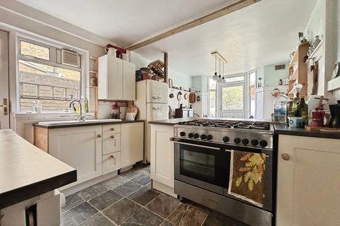 3 bedroom terraced house for sale, Lucas Avenue, London E13