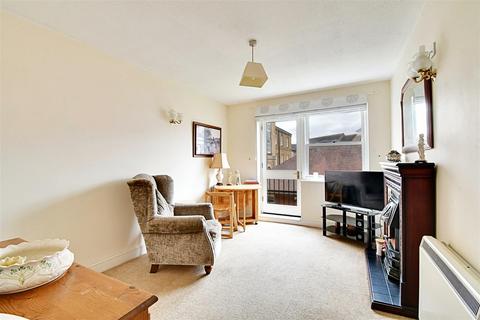 1 bedroom flat for sale, Chauncy Court, Hertford SG14