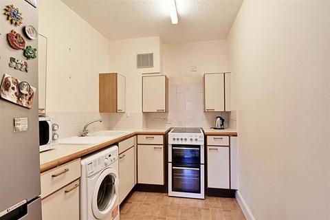 1 bedroom flat for sale, Chauncy Court, Hertford SG14