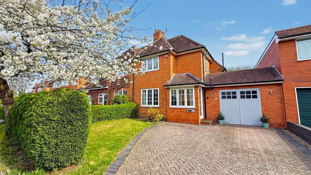 3 bedroom semi-detached house for sale