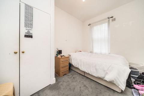 2 bedroom flat for sale, Dunster Gardens, London NW6