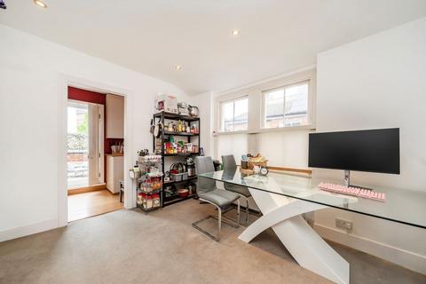 2 bedroom maisonette for sale, Louisville Road, London SW17