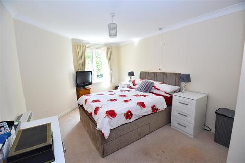 1 bedroom retirement property for sale, Ashingdon Road, Rochford