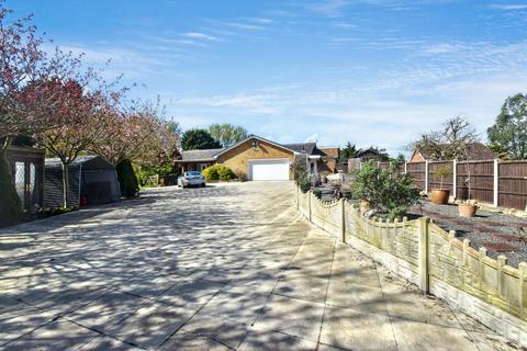 4 bedroom bungalow for sale, Skegness Road, Chapel St. Leonards, PE24